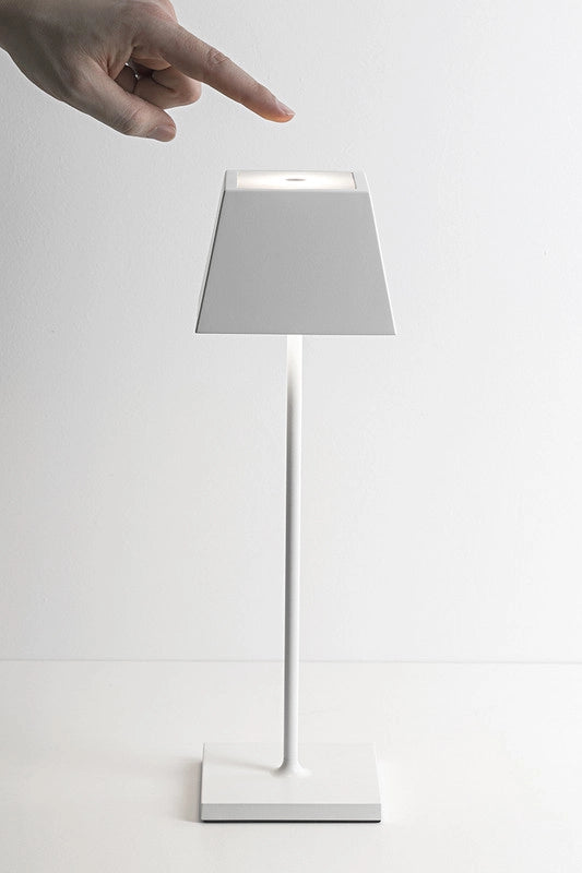 Lampada a led da tavolo Siesta rosa portatile e ricaricabile IP54