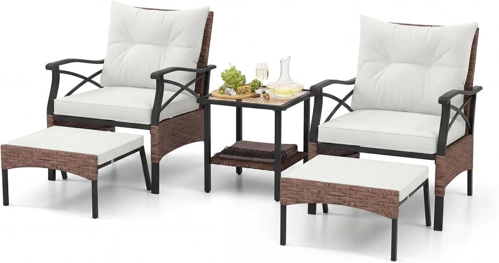 Set di 5 Mobili da Giardino in Rattan, Set Mobili da Esterno con Sedie Poggiapiedi Cuscini e Tavolino in Vetro Temperato a 2 Livelli, Set Conversazione per Portico e Balcone (Beige)