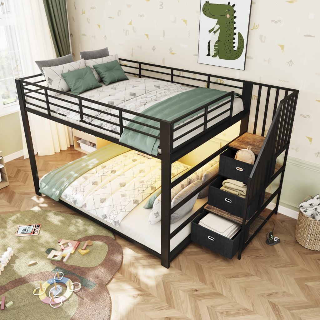 Letto a castello 140x200 cm in metallo e MDF con scala contenitore; LED e prese; nero