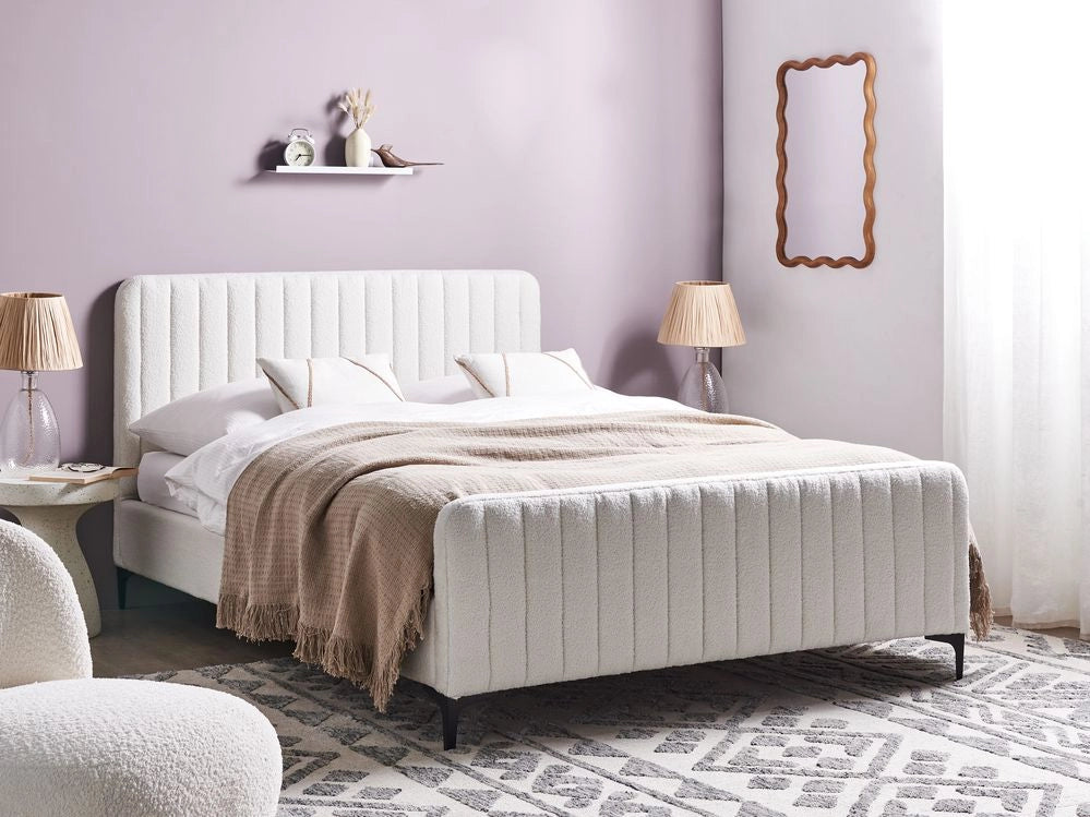 Letto in bouclé bianco sporco UE Matrimoniale 140 x 200 cm Testiera Imbottita con Gambe in metallo Design moderno