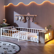 Letto singolo in metallo con protezione laterale, vano aperto e illuminazione LED