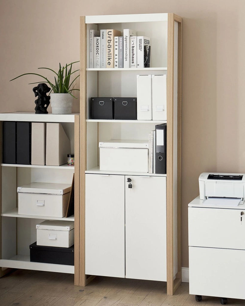 Libreria moderna con scaffali con armadietto legno chiaro bianco stile moderno scandinavo