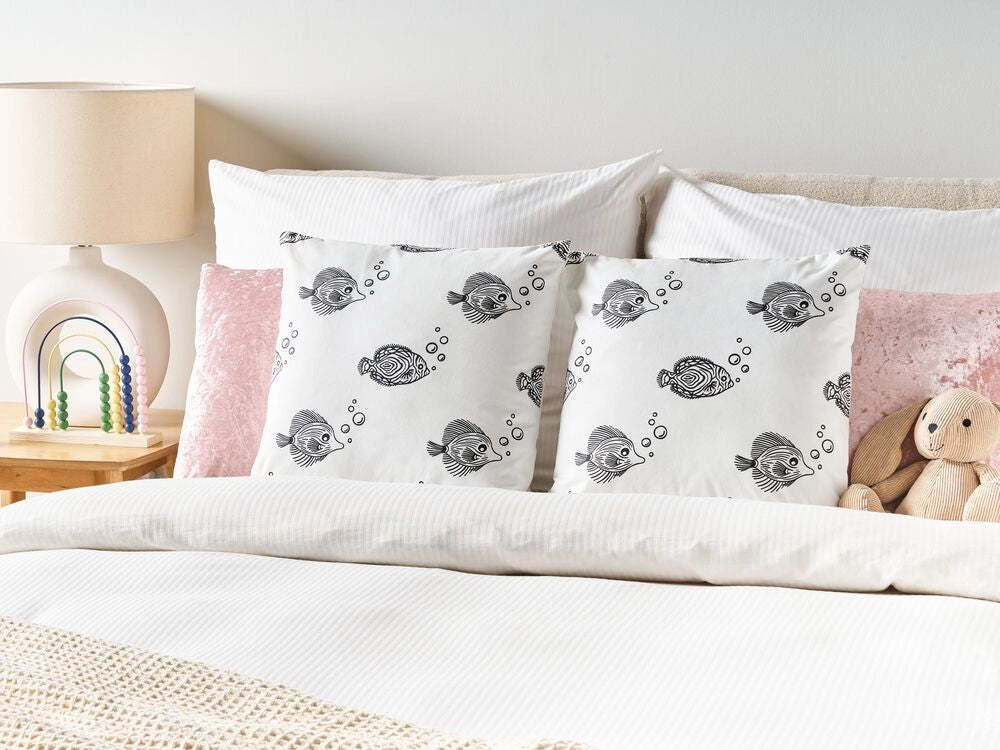 Set di 2 cuscini in cotone bianco sfoderabili con motivo a pesci 45 x 45 cm per bambini cameretta