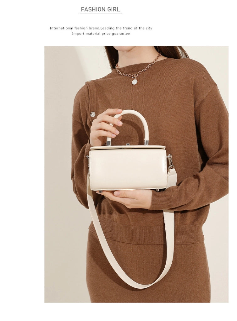 Borsa a tracolla da donna in vera pelle, semplice ed elegante, colore bianco.