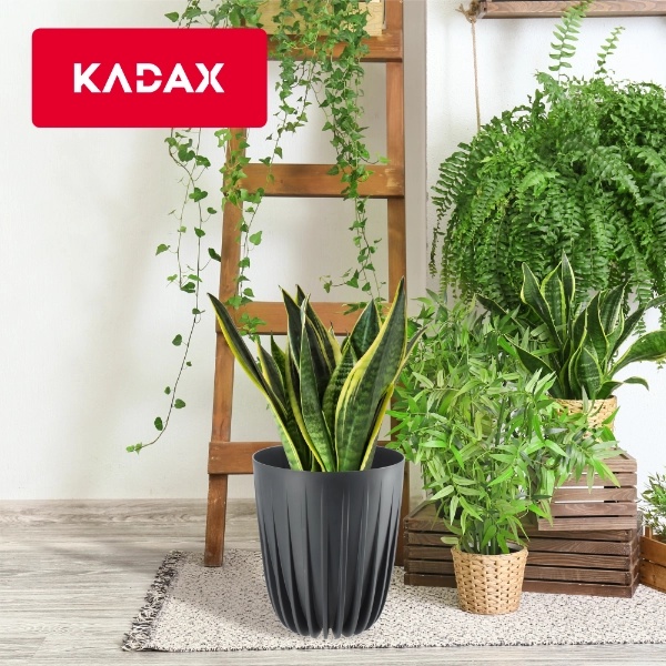 Vaso da fiori KADAX con inserto, rotondo, 19x22,5 cm, con coperchio in plastica.