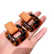 Orecchini quadrati Maillard con stampa leopardata retr¨°: moderni, unici, eleganti e di alta gamma.
