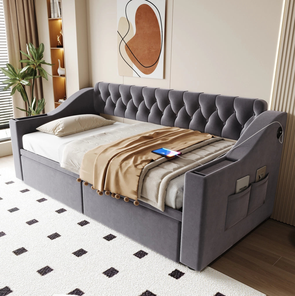 Divano letto imbottito con ampia capacità contenitiva e porte USB