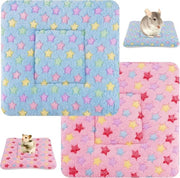 Due letti in piuma per piccoli animali, coperta calda per gatti, degen per cani, cuscino per animali, tappeto per animali, guanciale in pelo per cavi, hamster, conigli, gattini, lepri, 30 x 30 cm (rosa, blu)