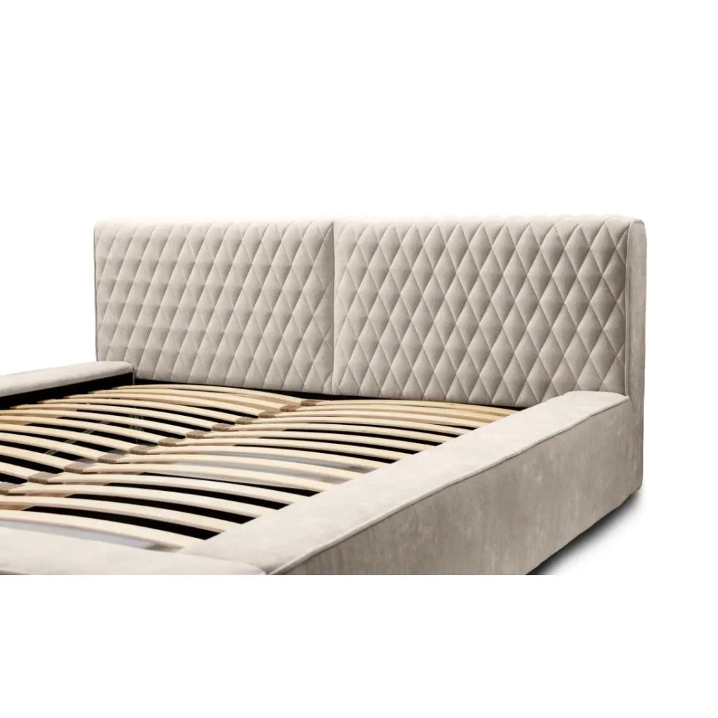 Lit coffre VERNON – Tessuto ciniglia bouclé Sabbia rosata – 140x200 cm – Rete sollevabile – Design di alta gamma