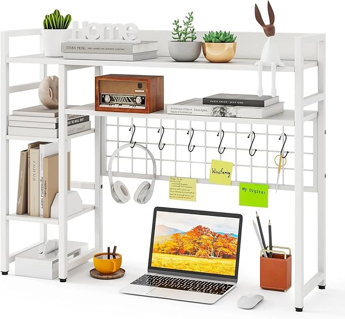 Mensola da Scrivania, Scaffale Espositivo a 4 Ripiani con Pannello a Griglia Metallica e 6 Ganci, Organizzatore da Scrivania per Computer, per Ufficio Casa Dormitorio, 94x25x73,5 cm (Bianco)