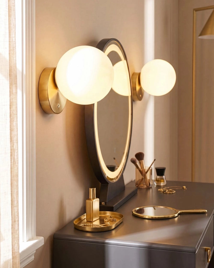 Lampada da parete a LED con paralume rotondo in vetro a forma di globo e base in metallo, con dimmer, bianca