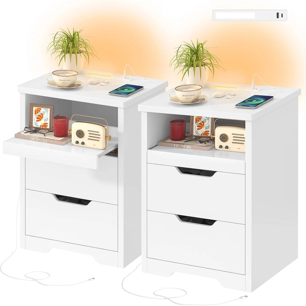 Tavolino da Letto Scanalato, Comodino con Prese USB e Tipo C, Illuminazione LED, 2 Cassetti e Scomparto Aperto, per Camera da Letto e Soggiorno, Legno Naturale