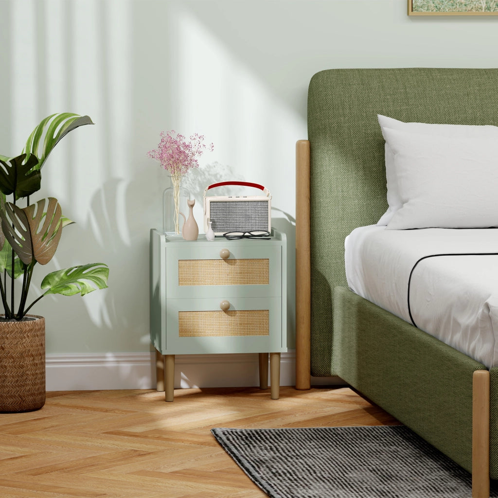 Comodino con 2 cassetti effetto rattan naturale ¨C Xylo ¨C legno verde oliva 39,8x30x52,5 cm