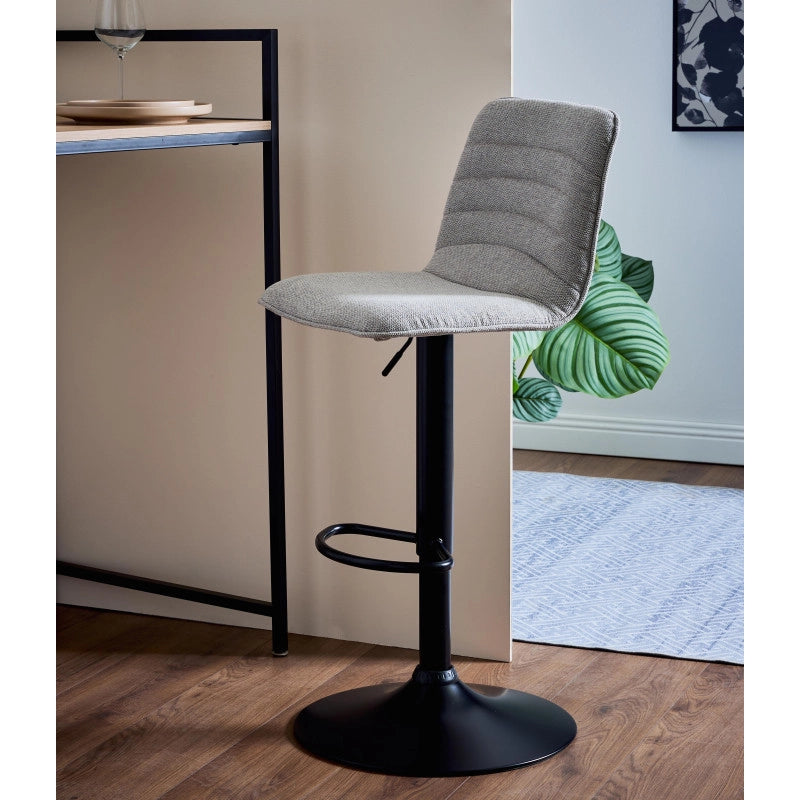 Set di 2 Sgabelli Charlie In Tessuto Tortora Chiaro E Base Nera