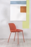 E-STYLO Sedia da pranzo in polipropilene ruggine e gambe in metallo ruggine, 55cm X 46cm H. 79cm.
