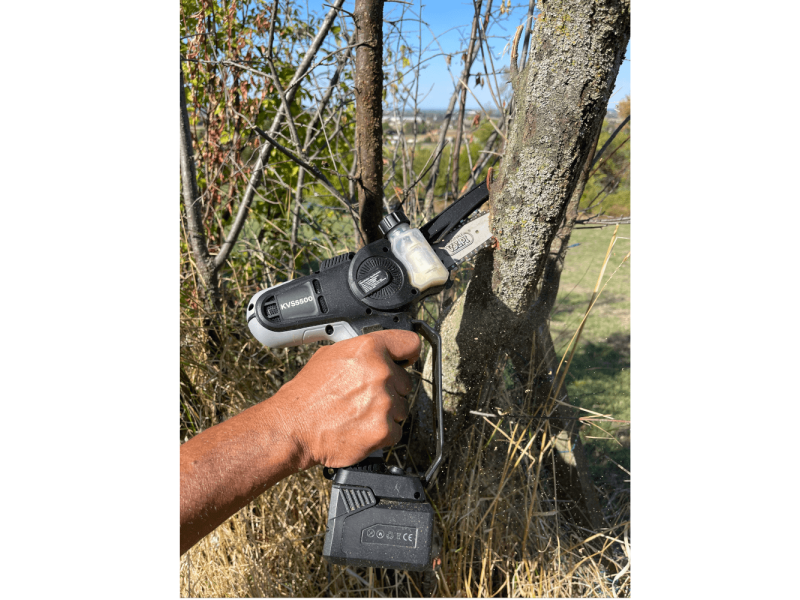 Potatore a batteria Volpi KVS5500 con 2 batterie 14,4V 4,0Ah barra da 10cm