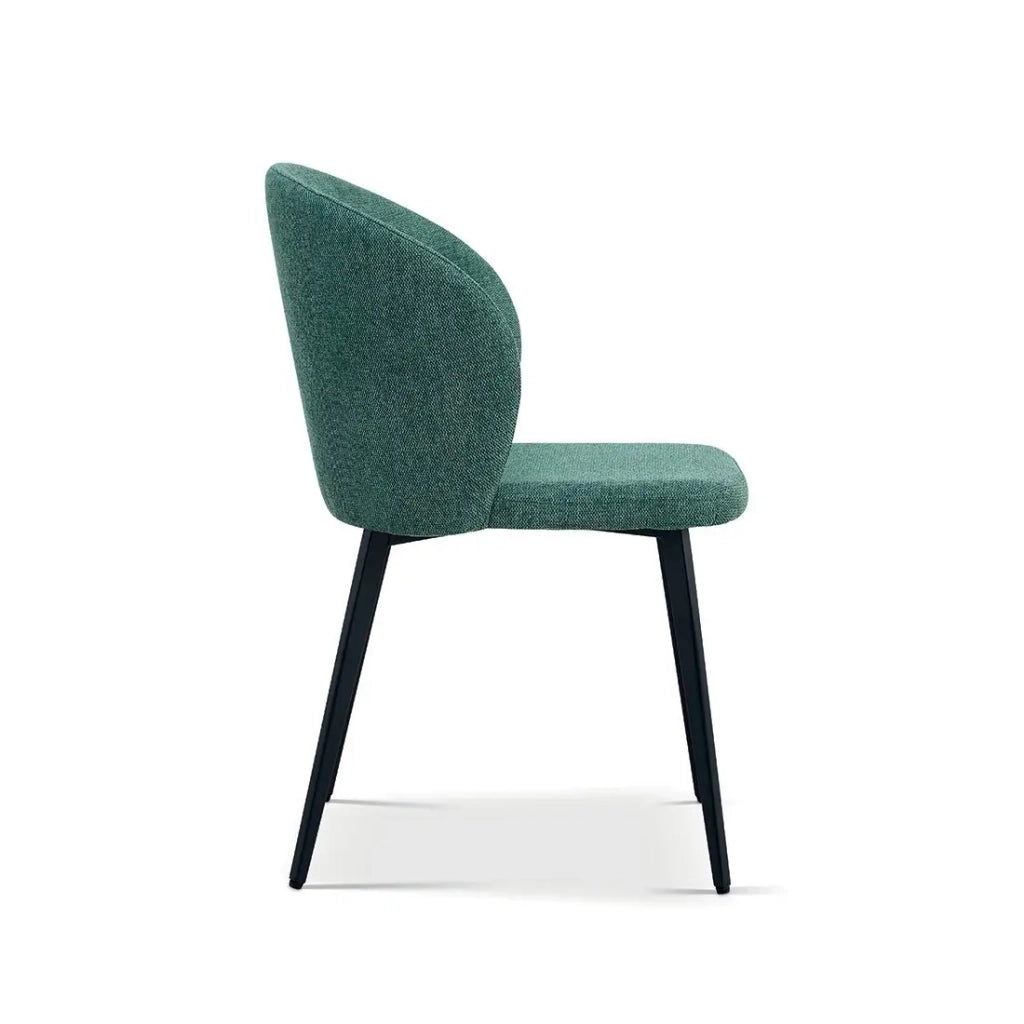 Sedia rivestita in tessuto per sala da pranzo colore verde. Collezione HARDIN