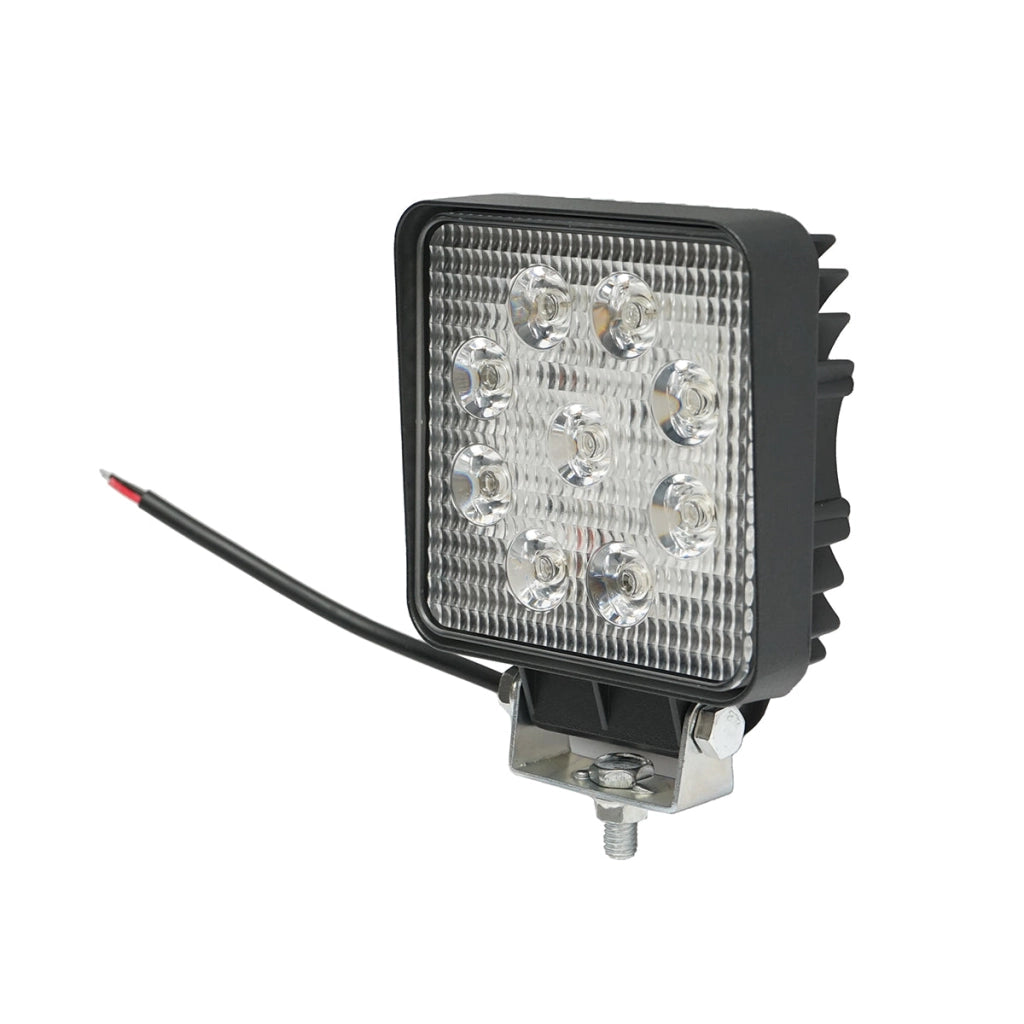 Lampada con 9 LED, 10-60V, 27W, angolo di radiazione 60°, tipo flood, 107x107x49mm, 6000K, IP67, Breckner Germany.