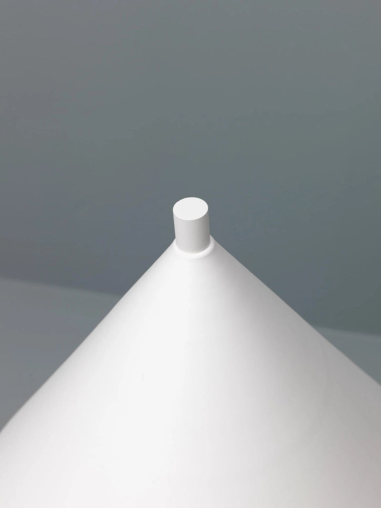 Indi Lampada da Terra Design Moderno in Metallo Bianco con Paralume Orientabile e Cavo Telato Nero, LED 8W Incluso - Illuminazione