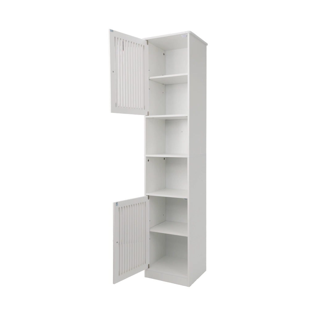 Armadio bagno alto bianco con ripiani regolabili e ante a lamelle, mobile salvaspazio da terra