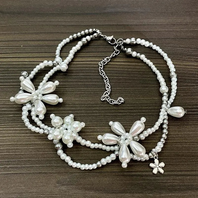 Collana con fiore di perle, petali decorati a mano, collana a doppio strato, regalo di Natale o compleanno.