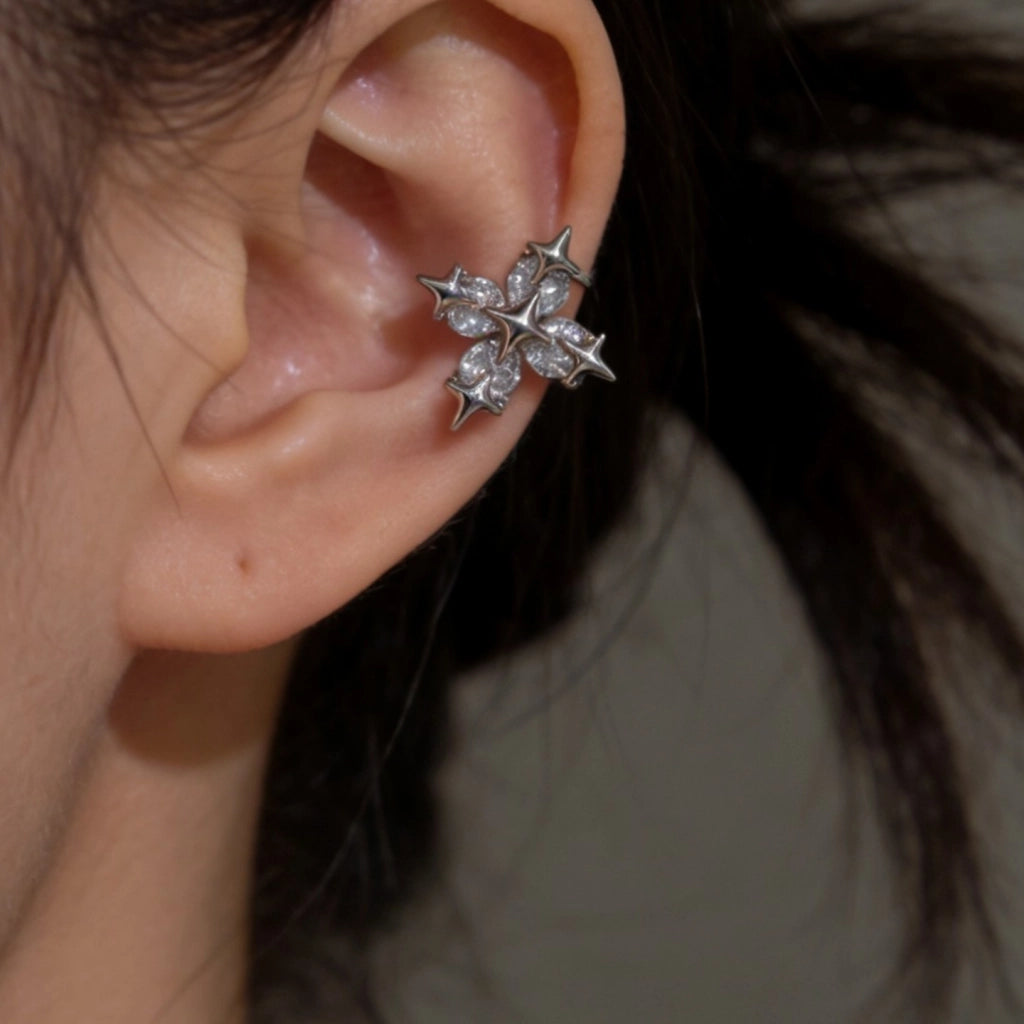 Orecchini a clip con croce a forma di fiore e stella in zirconi, adatti anche a orecchie non forate.