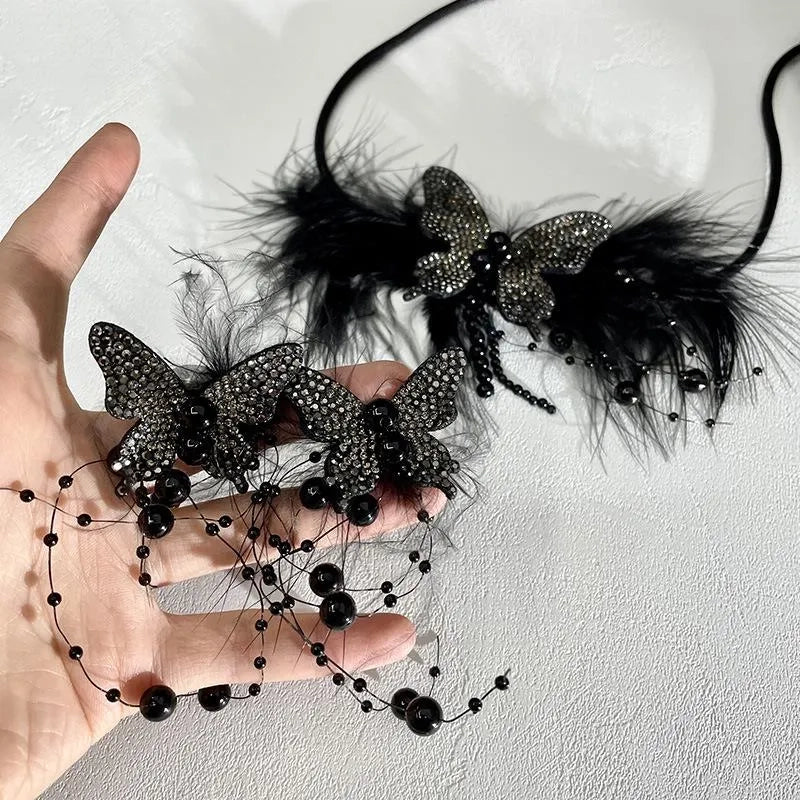 Collana e orecchini fatti a mano con farfalla nera, diamanti e perle, regalo di Natale o compleanno.