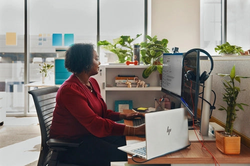 HP Poly Cuffie stereo Poly Blackwire 3325 con connettore USB-C, certificate per Microsoft Teams + spina da 3,5 mm + adattatore USB-C/A
