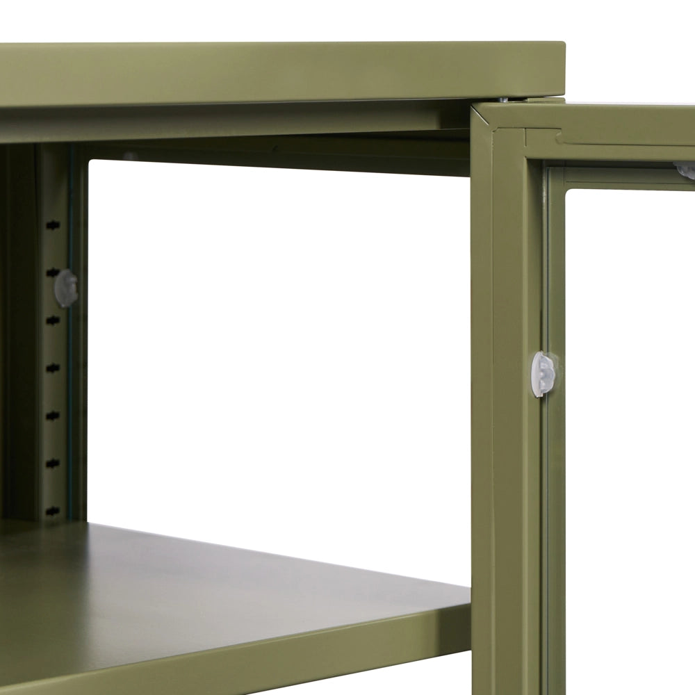 Credenza in acciaio con vetro temperato a 3 ante e ripiani regolabili verde arredi per il soggiorno dal design moderno.
