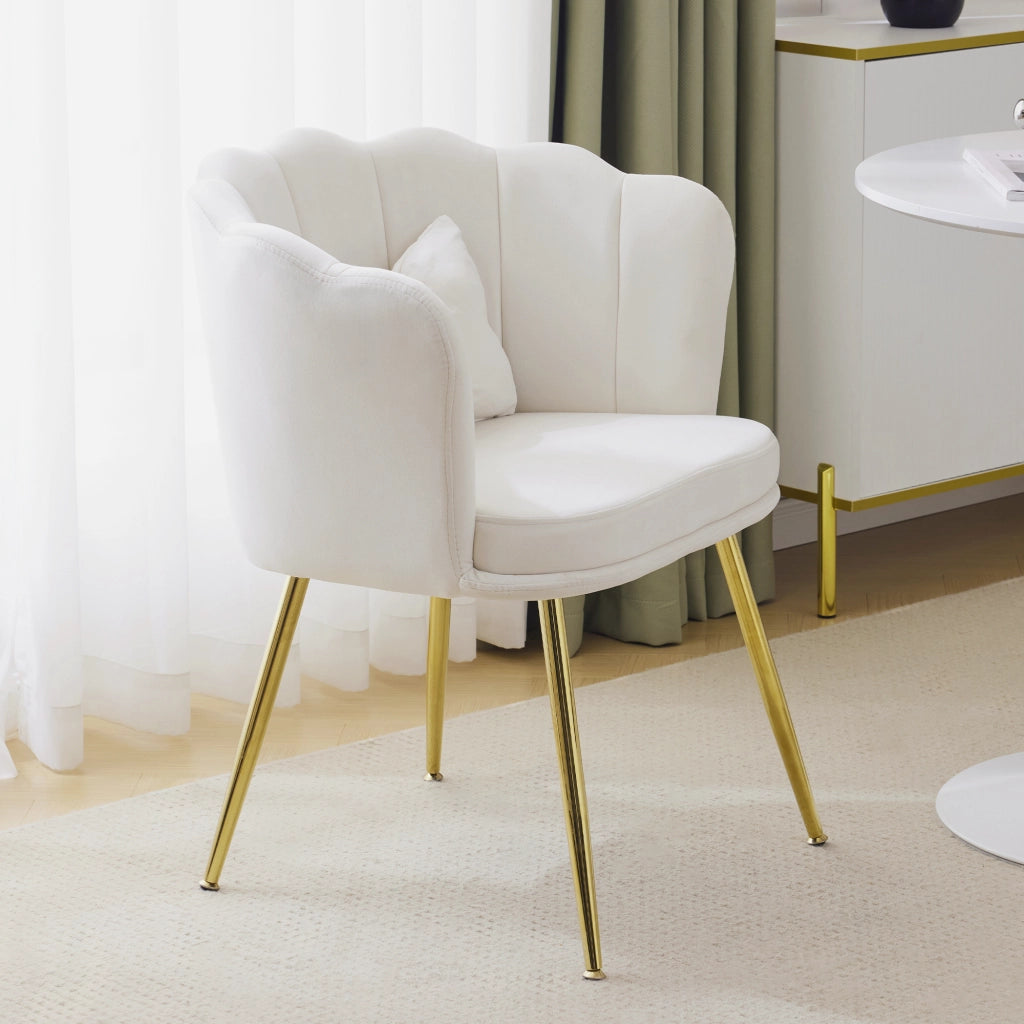 POLTRONA in velluto beige con schienale a petalo e cuscino farfalla