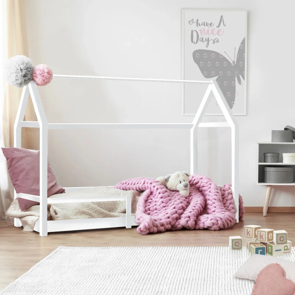 IDMarket - Letto a capanna per bambini NESSI 90 x 190 cm, bianco, con rete a doghe e sponde