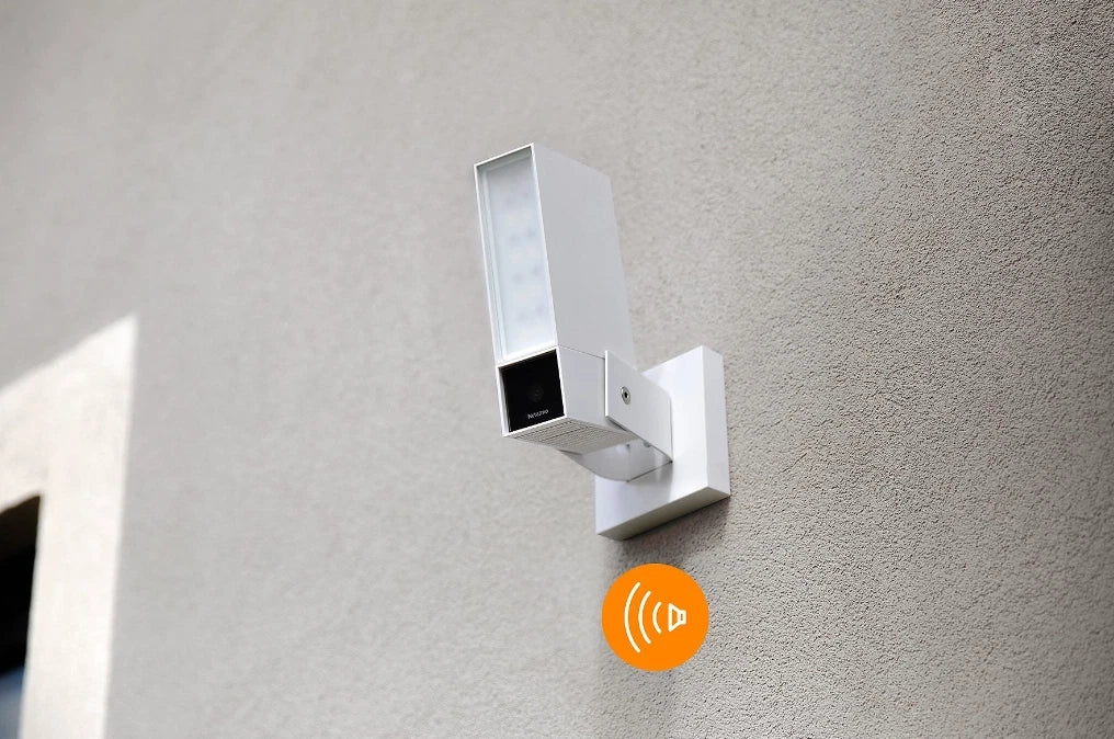 Netatmo, telecamera esterna intelligente con sirena da 105 dB, Wi-Fi,bianca