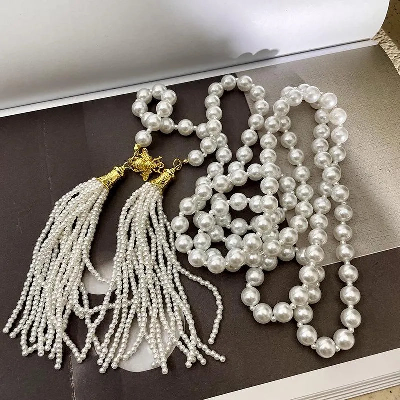 Collana lunga con nappe e perle fatta a mano, regalo di Natale o di compleanno.