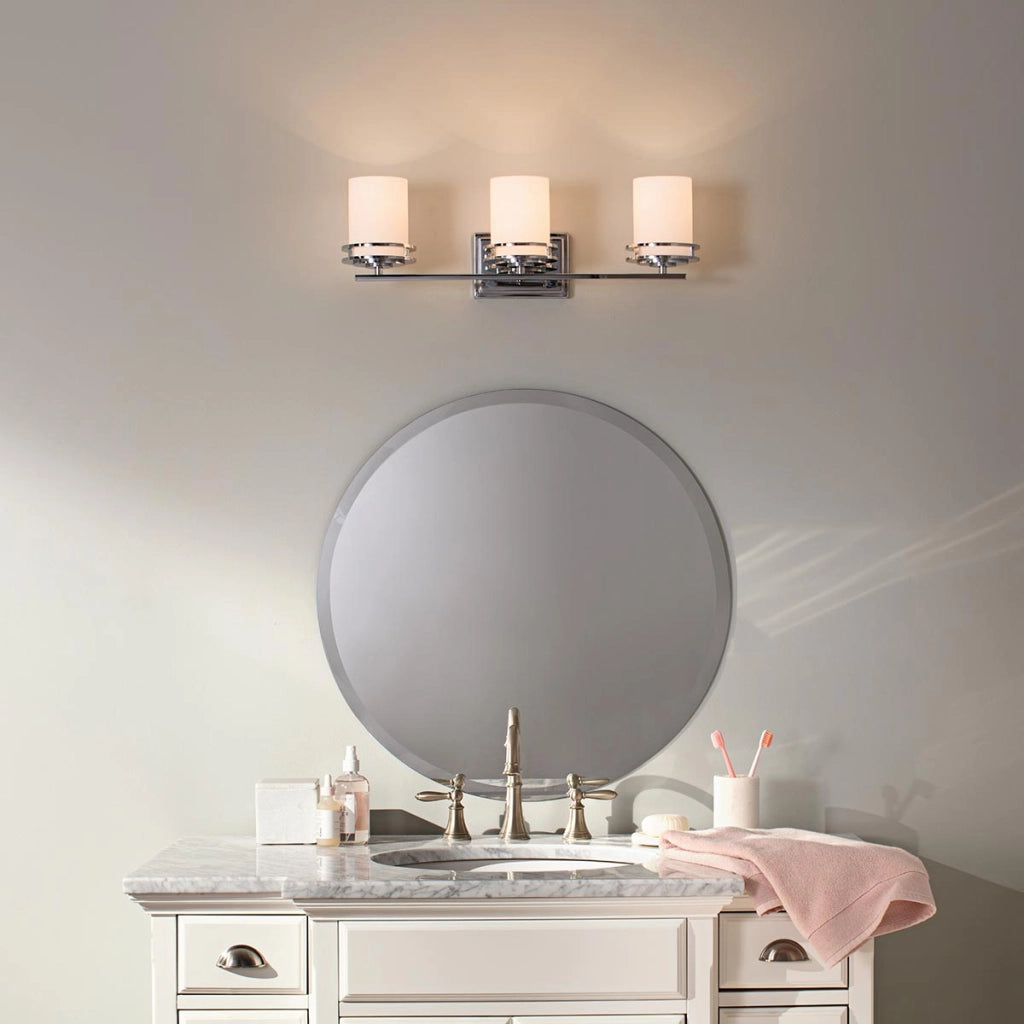 Applique bagno Hendrik cromata 3 luci G9 vetro opale IP44