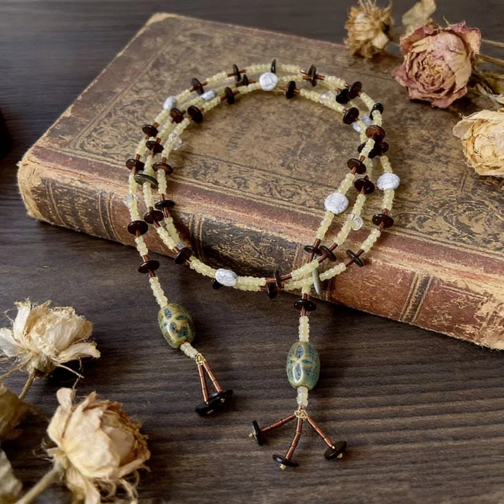 Collana di perline colorate, dal design retr¨° e di nicchia, girocollo dallo stile etnico unico