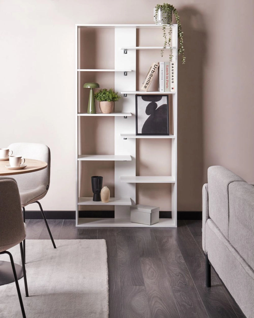 Libreria a 8 ripiani in truciolato bianco stile minimalista