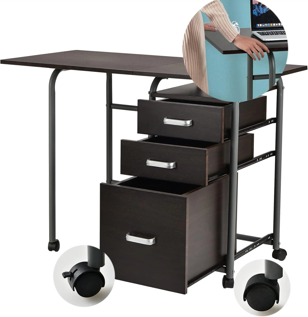 Scrivania Pieghevole e Rimovibile, Tavolo per Computer con Ruote Bloccabili, Tavolo con 3 Casseti di Dimensioni Diverse, Scrivania da Lavoro, Tavolo Porta PC in Legno (marrone)