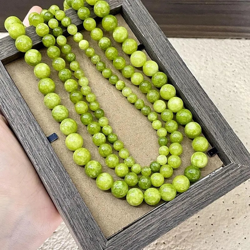 Collana con perline di agata verde: gioiello in pietra naturale realizzato a mano
