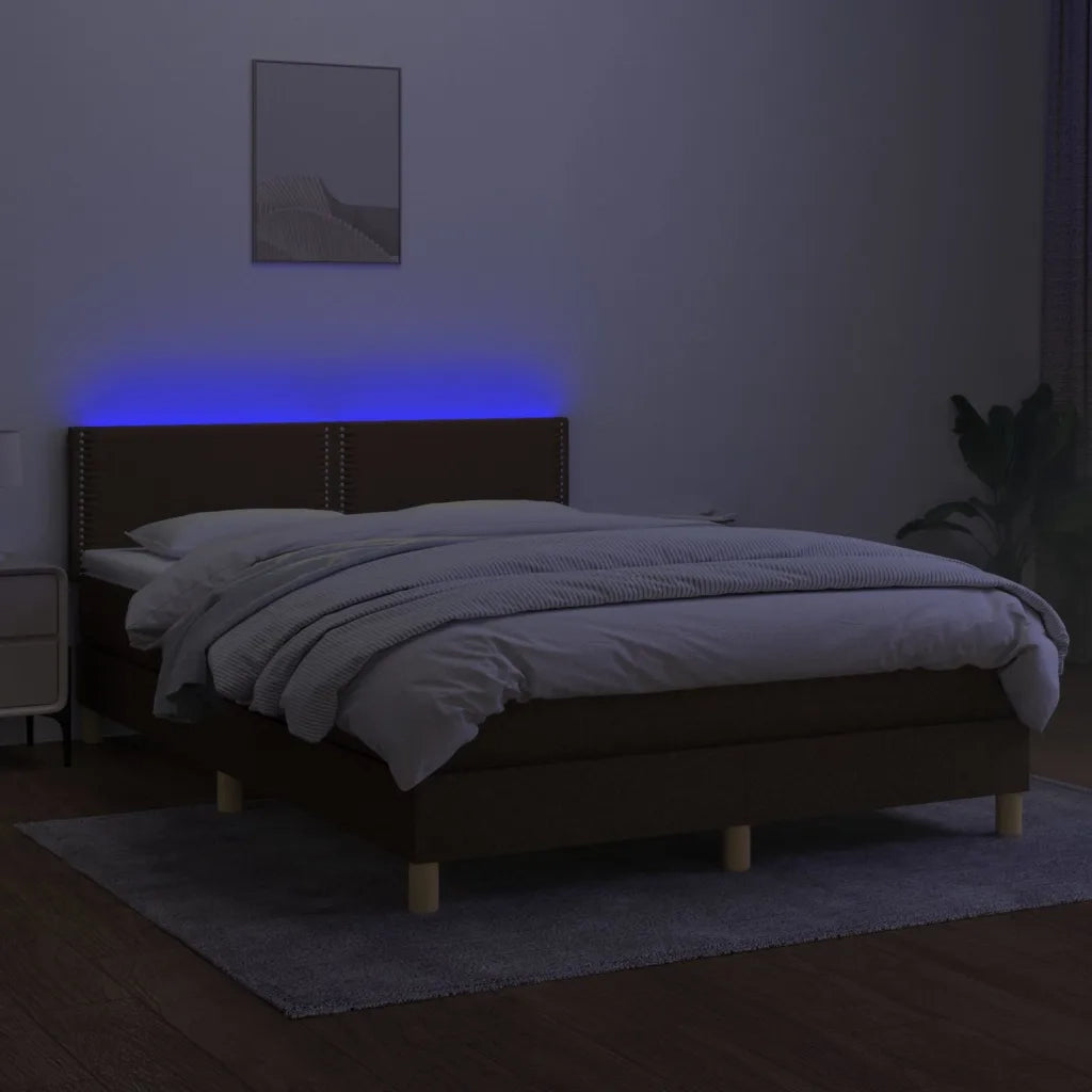 Letto a Molle Materasso e LED Marrone Scuro 140x200 cm Tessuto 3133640