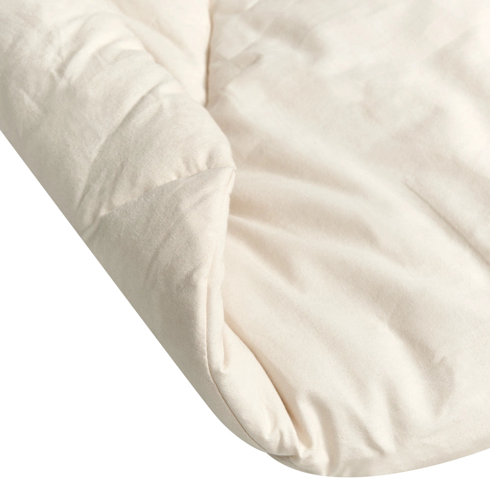 Tappeto per bambini in cotone bianco sporco a forma di foglia trapuntato 110 x 110 cm accessorio per la cameretta dei bambini.