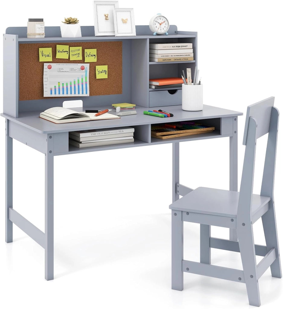 Set Scrivania e Sedia per Bambini, Tavolo per Studenti in Legno con Bacheca in Sughero, Cassetto, Pensile con Ripiani Aperti, Postazione Computer per Bambini per Studio e Lettura (Grigio)