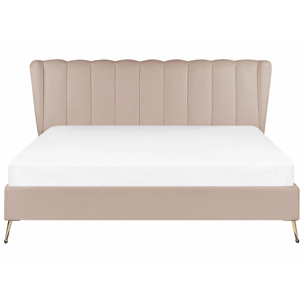 Letto in velluto beige tortora rivestito con gambe in metallo dorato UE Dimensioni doppie 180 x 200 cm con testata con porta USB Camera da letto moderna e glam.