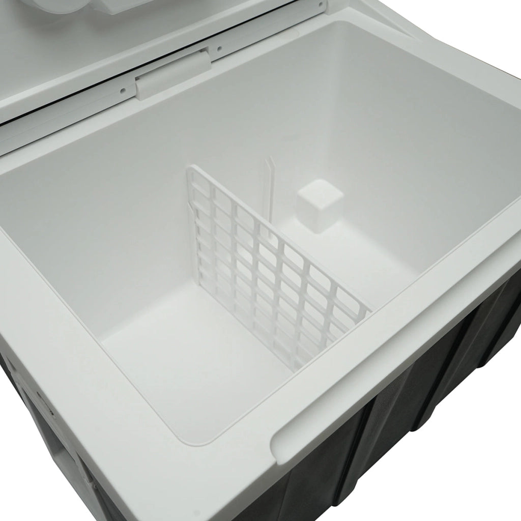 Frigorifero termoelettrico, capacità 50L, alimentazione 12V, potenza 48W con adattatore 220V, Breckner Germany.