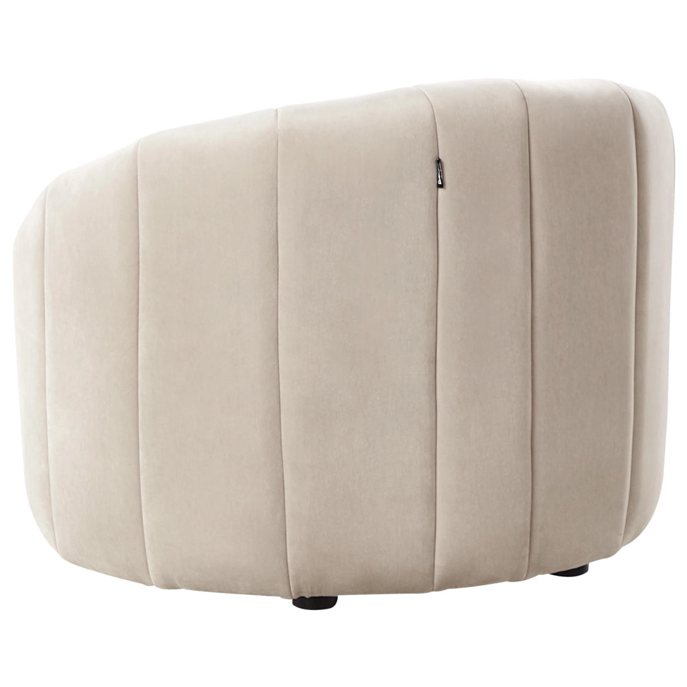 Poltrona in velluto beige morbido Design contemporaneo e retrò Seduta imbottita e schienale basso