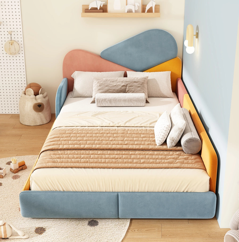 Letto imbottito 140x200 cm con protezione laterale; patchwork in velluto blu multicolore
