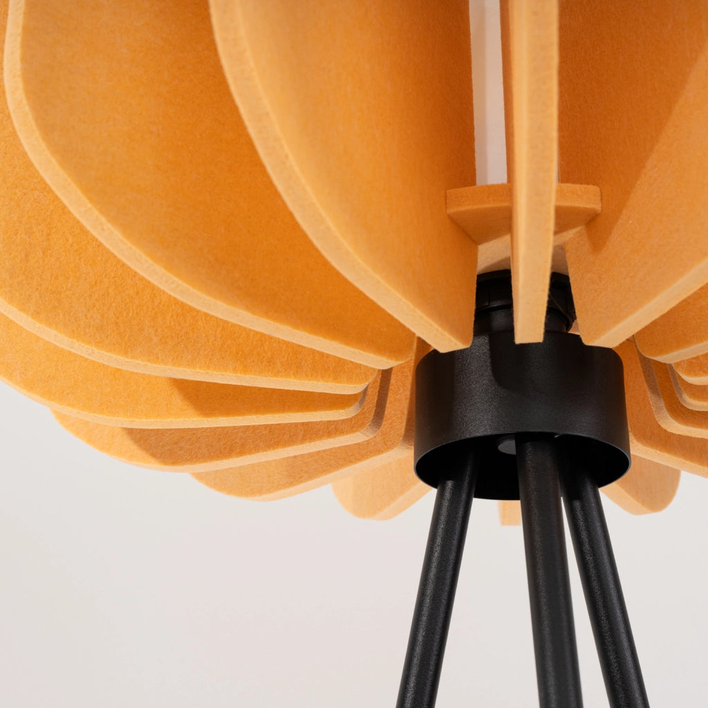 Lampada da terra treppiede BARDEO feltro gialla E27
