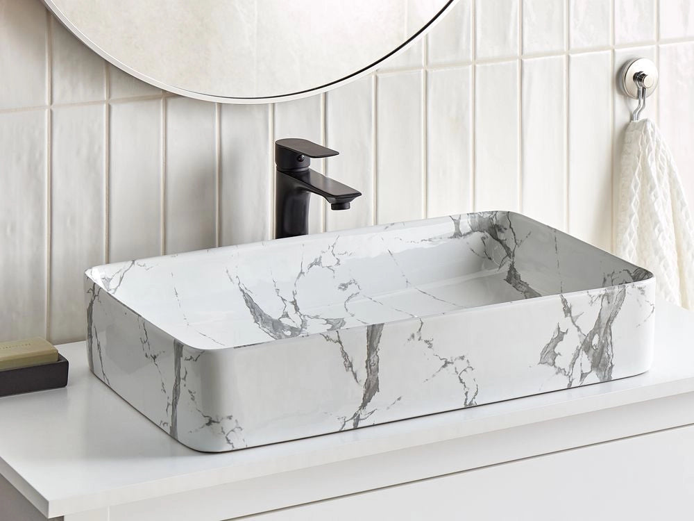 Lavabo da appoggio in ceramica bianca effetto marmo 620 x 350 mm Lavabo da bagno di forma rettangolare Stile moderno