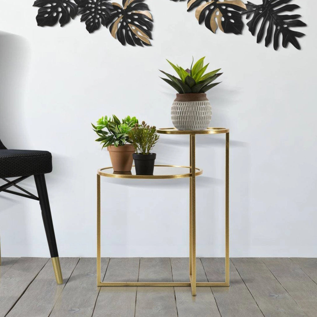 Tavolino da salotto Yoko, Tavolo basso da caffè, Portariviste per divano, Ripiano da soggiorno, 50x40 h61 cm, Oro