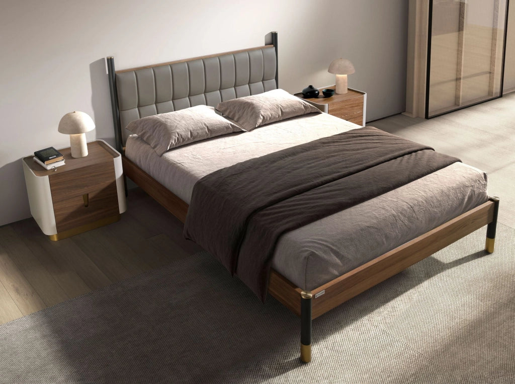 Comodino noce, beige, acciaio lucido dorato e piano in noce