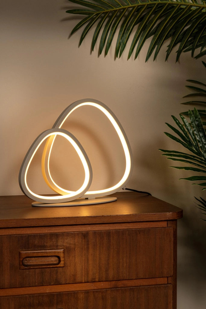Lampada da tavolo LED taupe triangolare SAMLING Lucide
